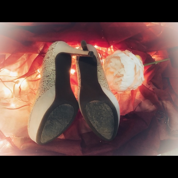 Gianni Bini stilettos in Dark Vanilla - Picture 6 of 7